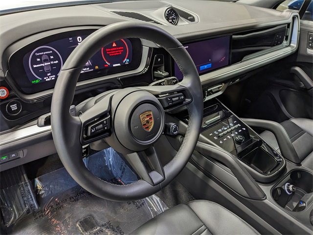 2024 Porsche Cayenne S photo 4