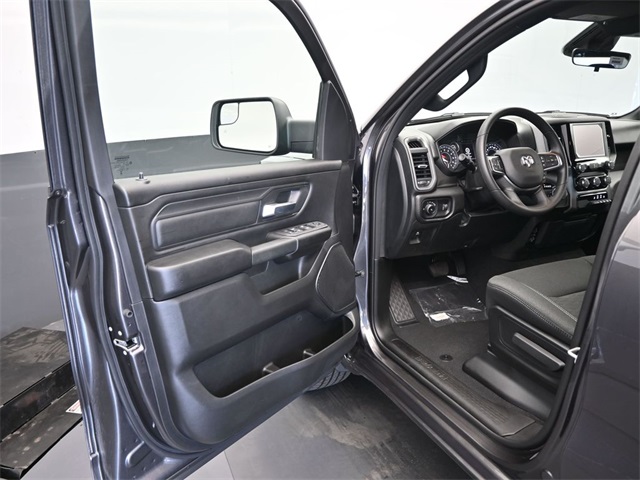 2025 Ram 1500 Tradesman photo 13