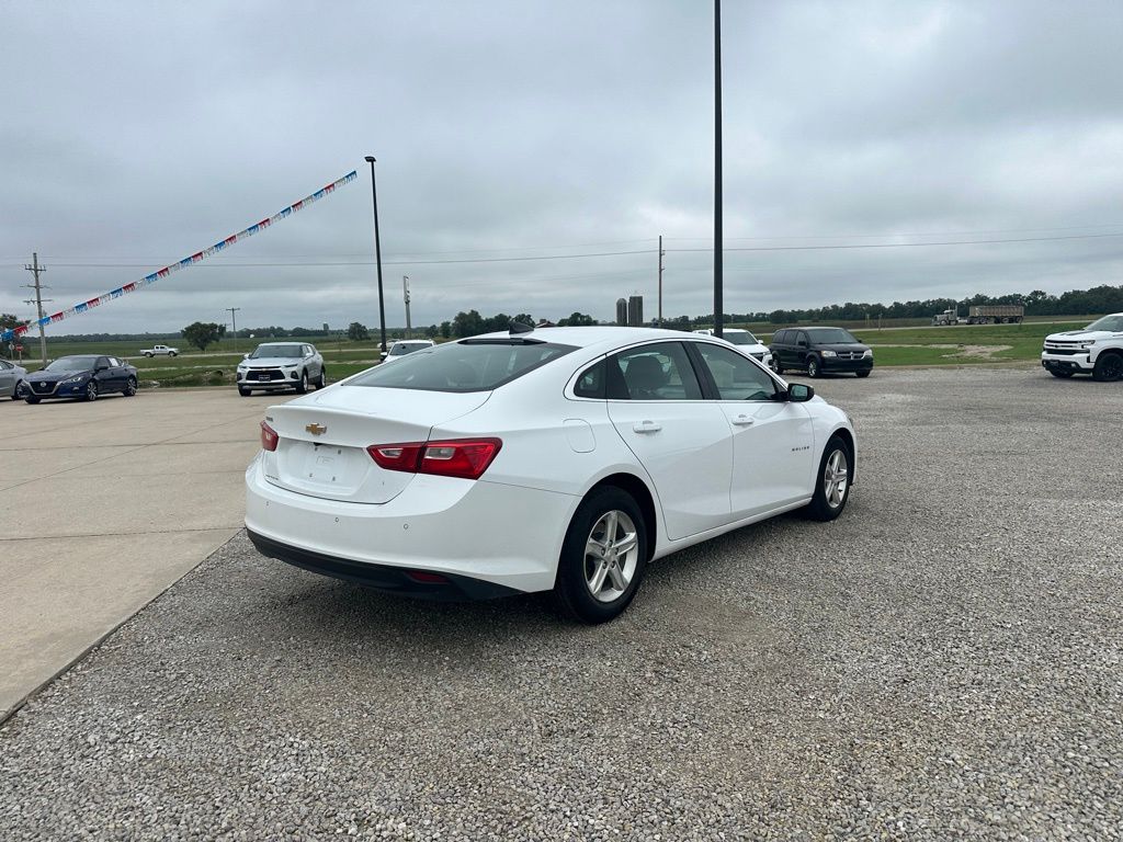 2023 Chevrolet Malibu LS photo 3