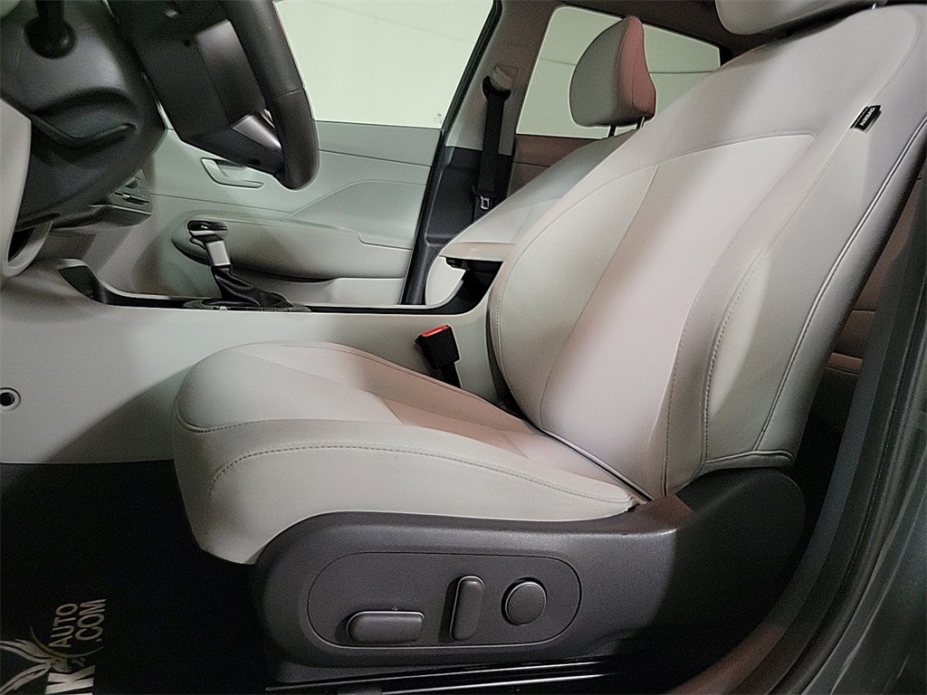 2025 HYUNDAI KONA - Image 10