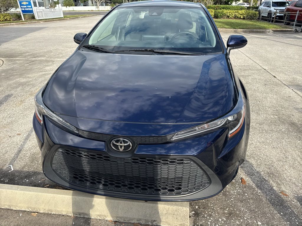 2021 Toyota Corolla LE photo 3