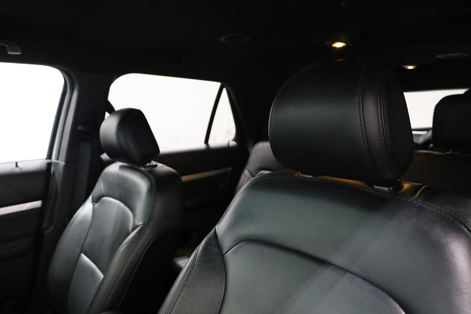 2017 Ford Explorer XLT photo 15