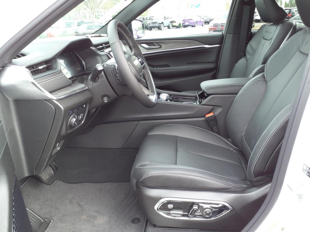 2024 Jeep Cherokee Overland 4xe photo 4