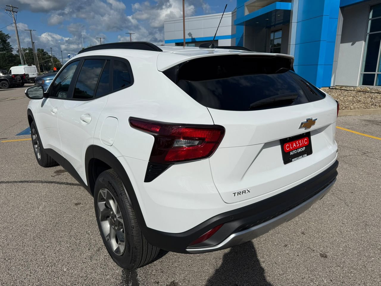 2025 Chevrolet Trax LT photo 4
