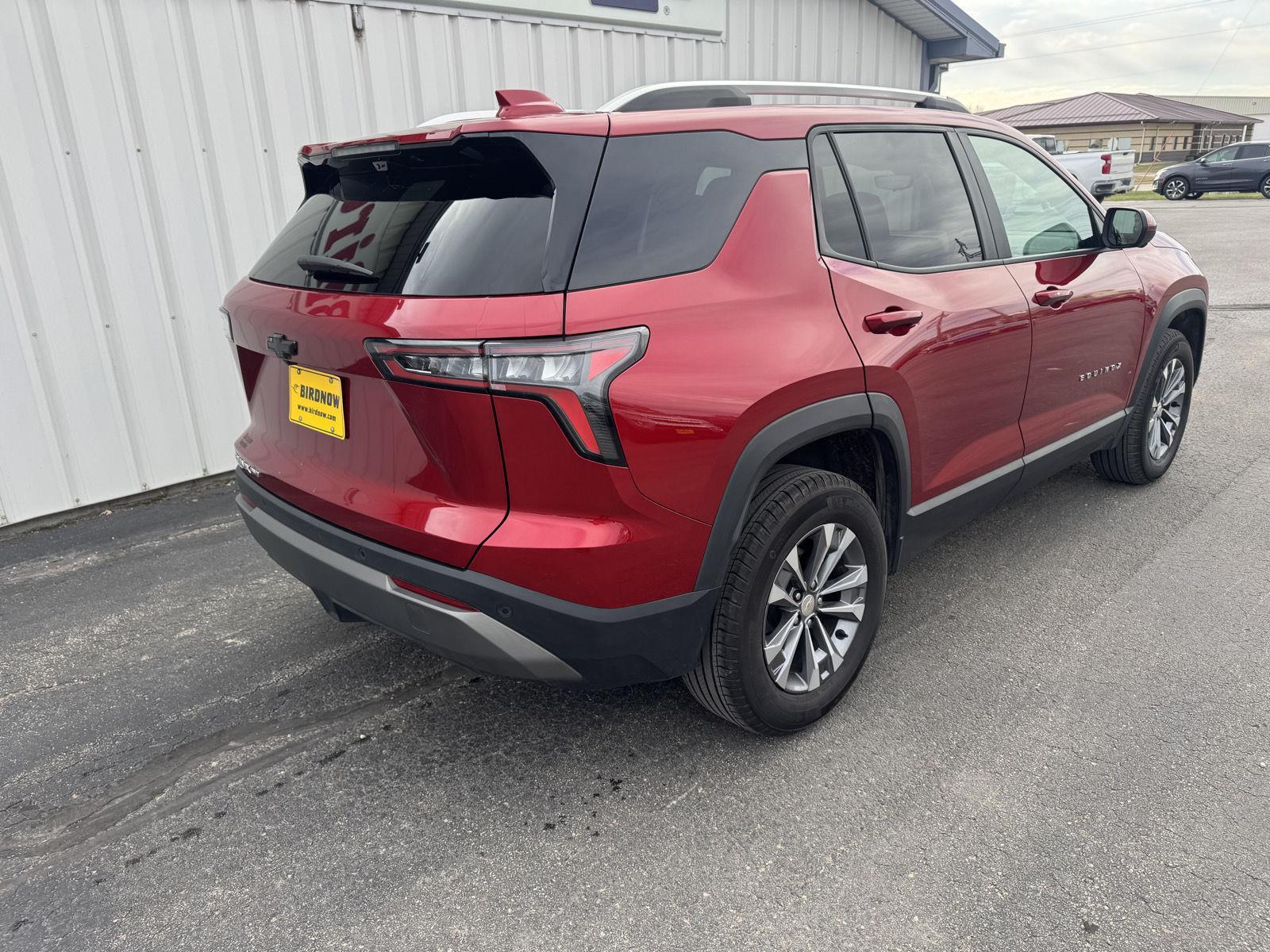 2025 Chevrolet Equinox LT photo 3