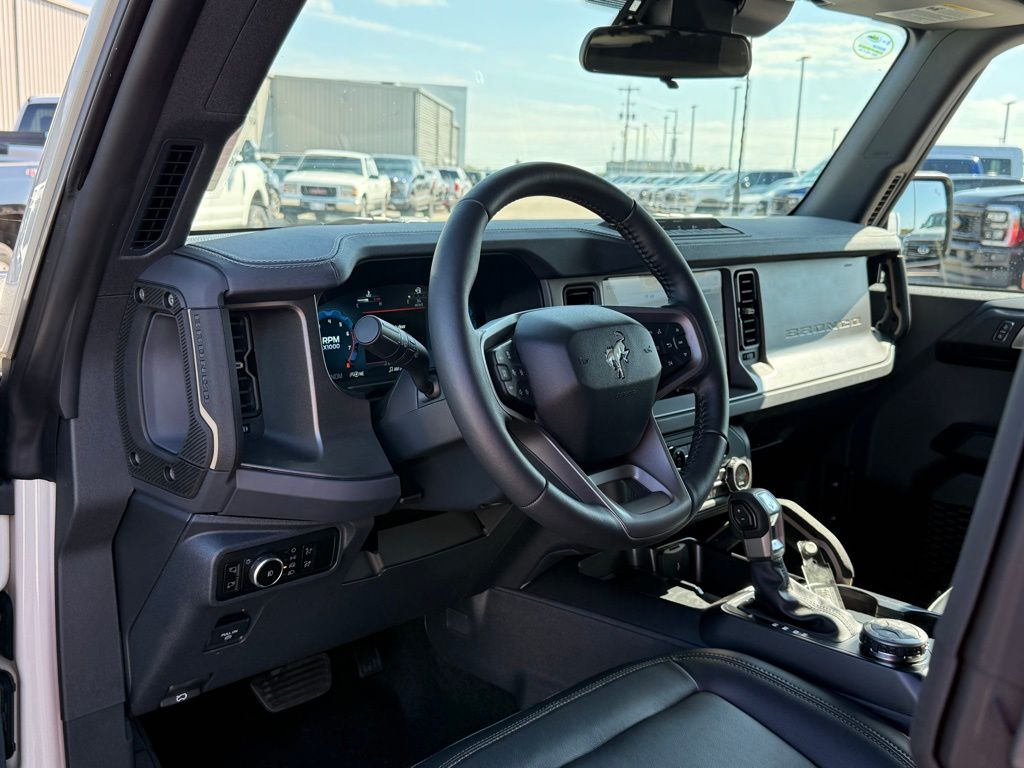2025 Ford Bronco Badlands photo 3