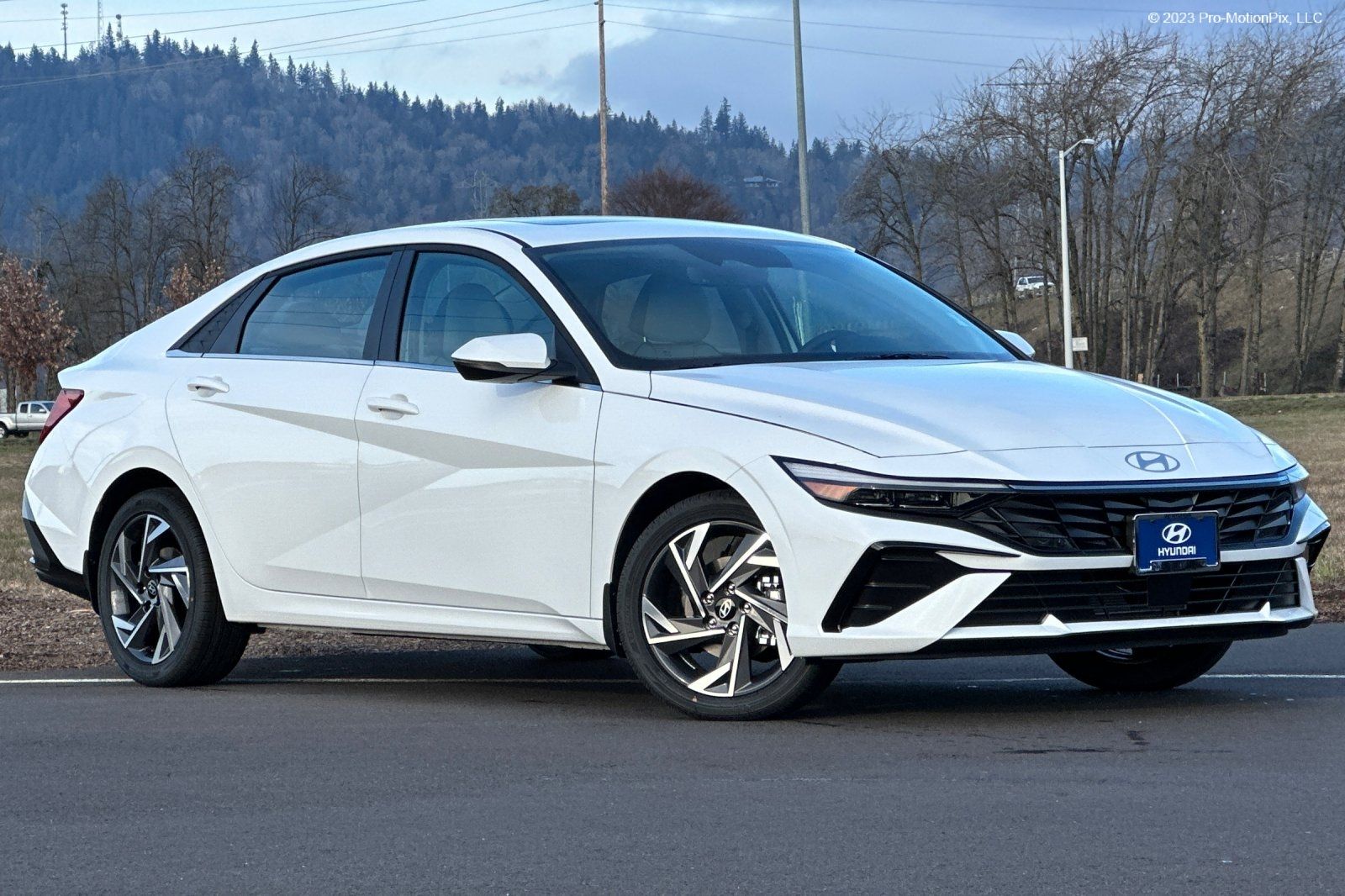 2025 Hyundai Elantra Limited's photo