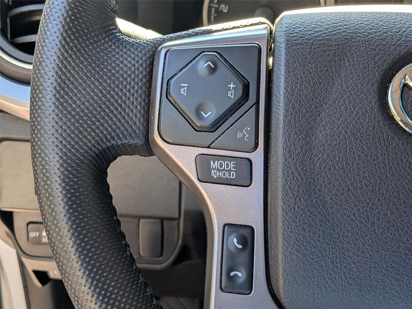 2022 Toyota Tacoma SR5 Double Cab V6 photo 16