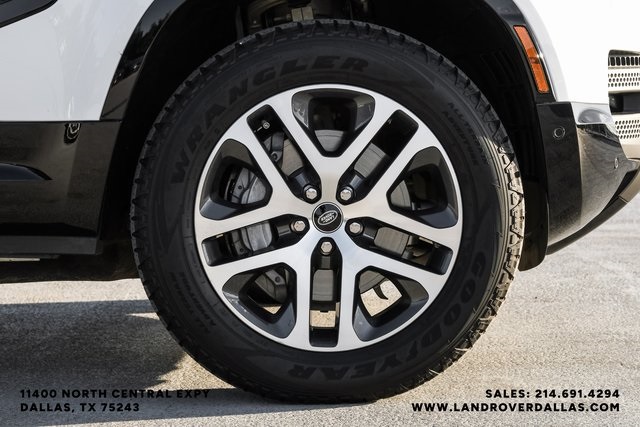 2023 Land Rover Defender 110 X-Dynamic SE photo 46
