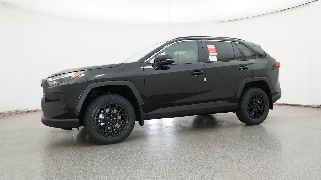 2025 Toyota RAV4 XLE photo 4