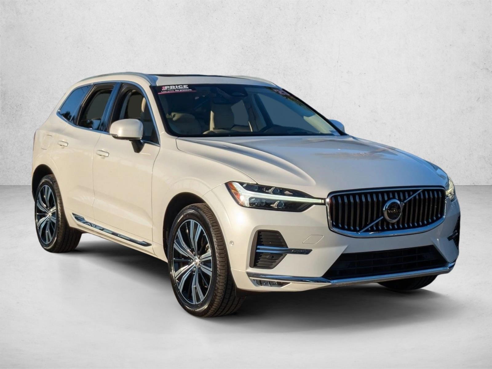2023 Volvo XC60 B5 Ultimate photo 3