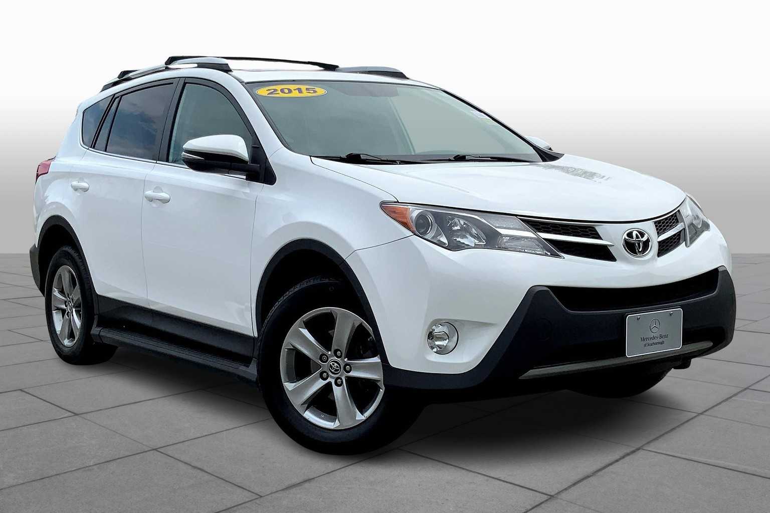 2015 Toyota RAV4 XLE photo 2