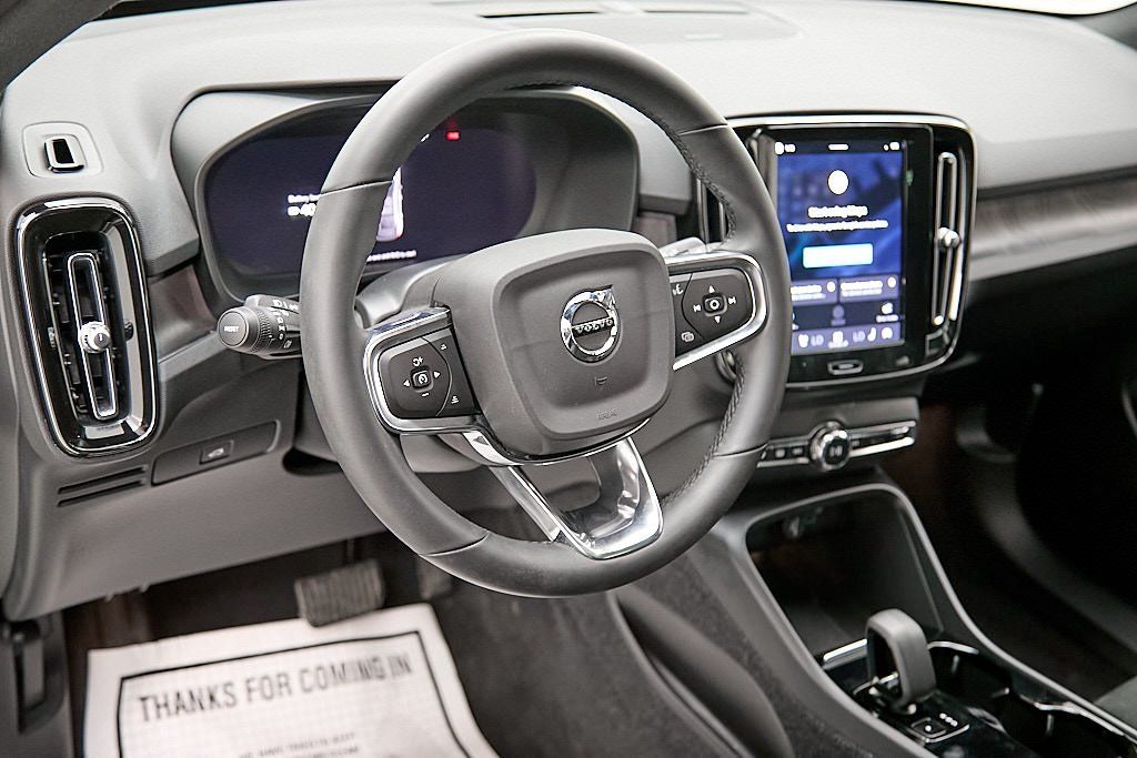 2023 VOLVO C40 - Image 12