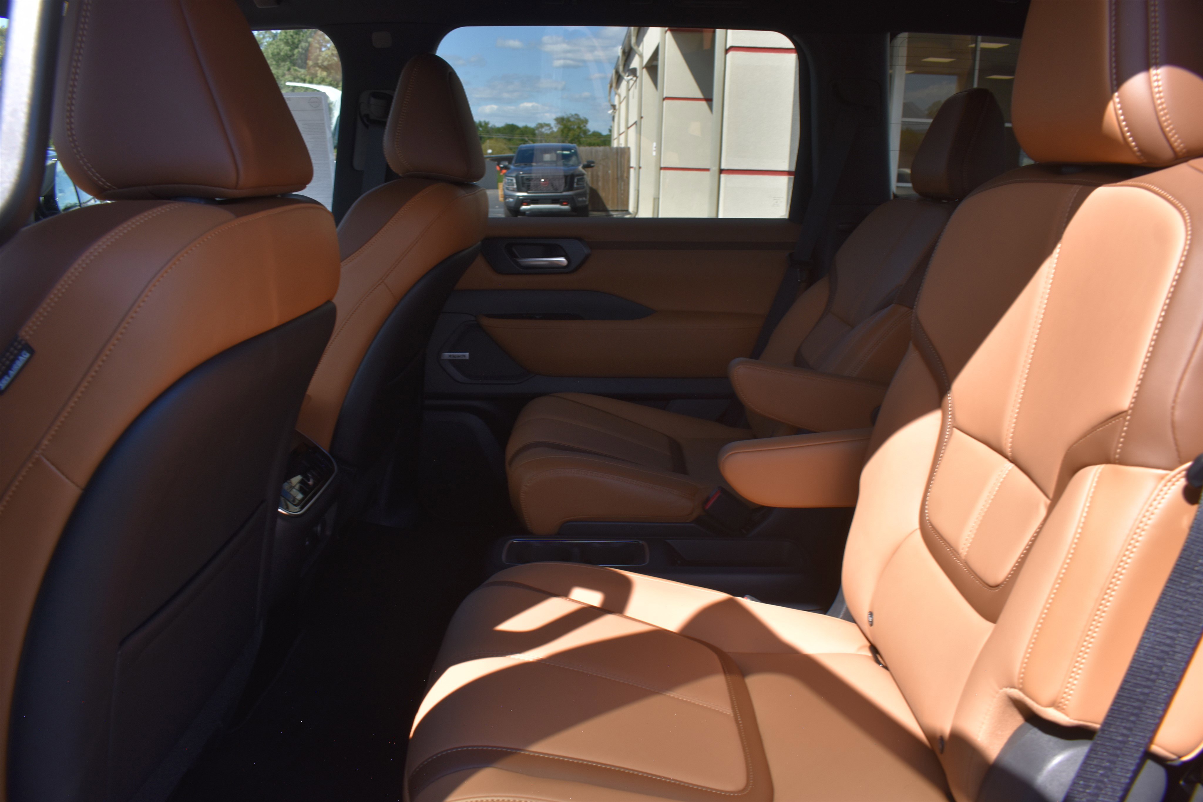 2026 Nissan Armada SL photo 6