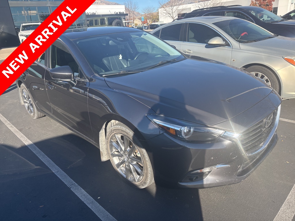 2018 Mazda Mazda3 Grand Touring photo 4