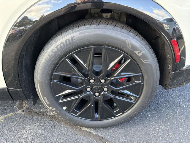 2025 Ford Mustang Mach-E Premium photo 4