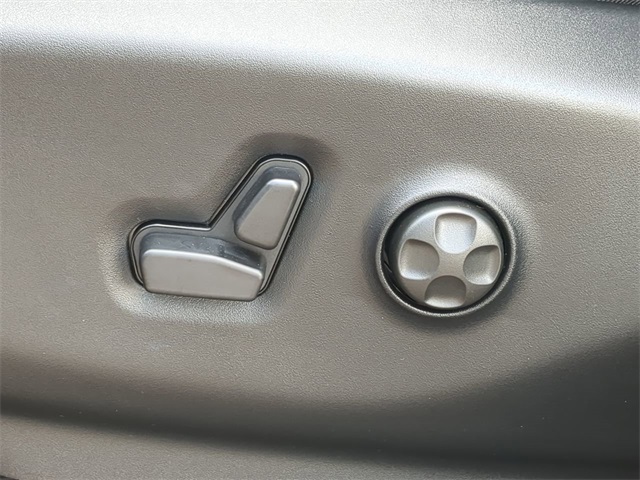2026 Chrysler Voyager LX photo 21