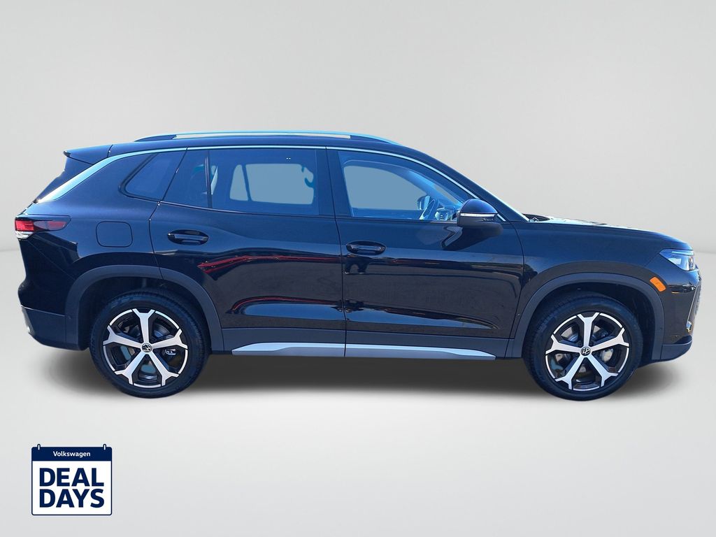 2025 Volkswagen Tiguan SE photo 4