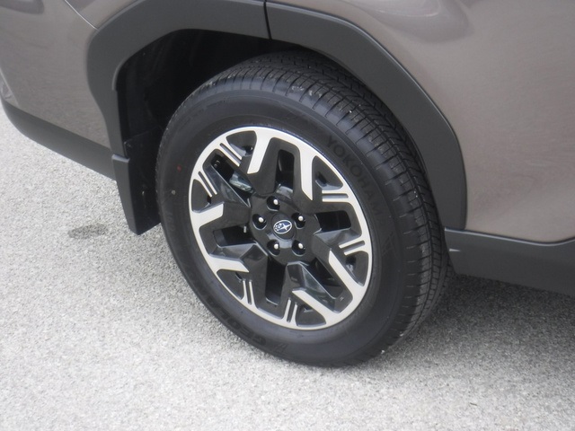 2025 Subaru Forester Premium photo 3