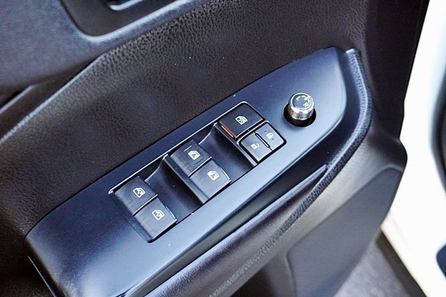 Used 2019  Toyota SE image 26