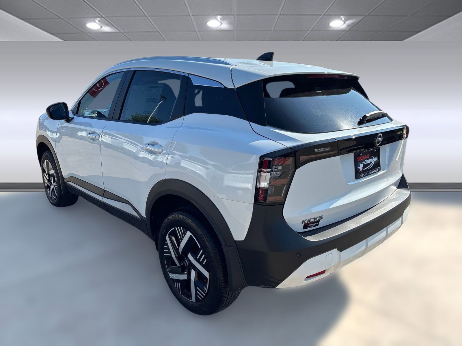 2026 Nissan Kicks SV photo 3