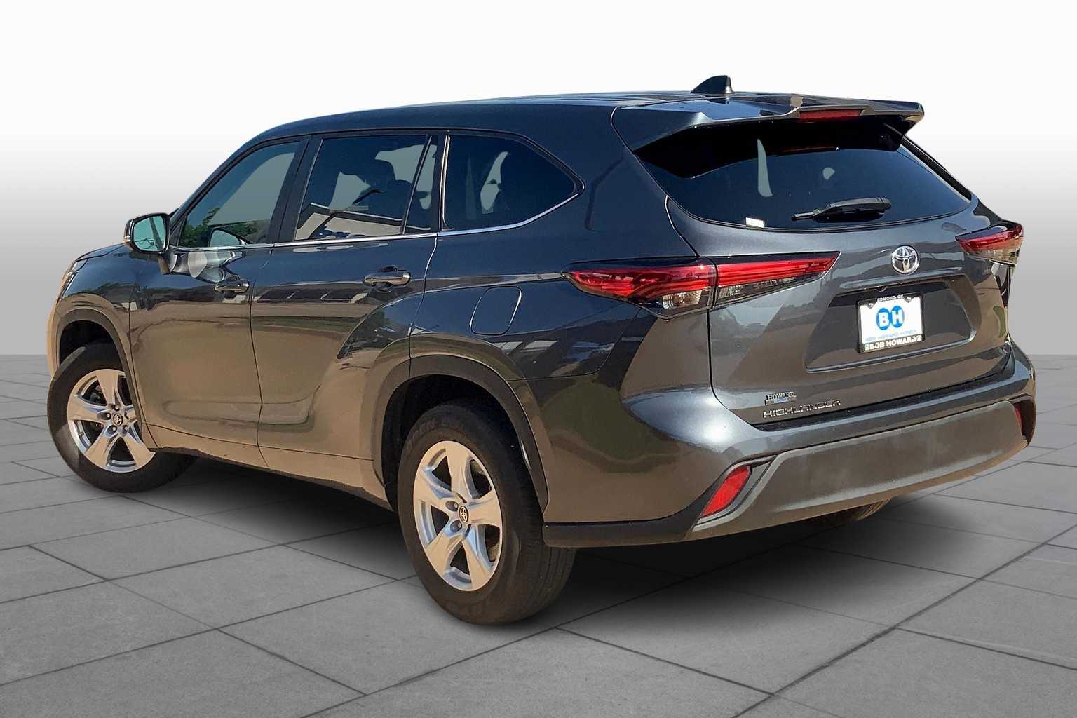 2023 Toyota Highlander L photo 28