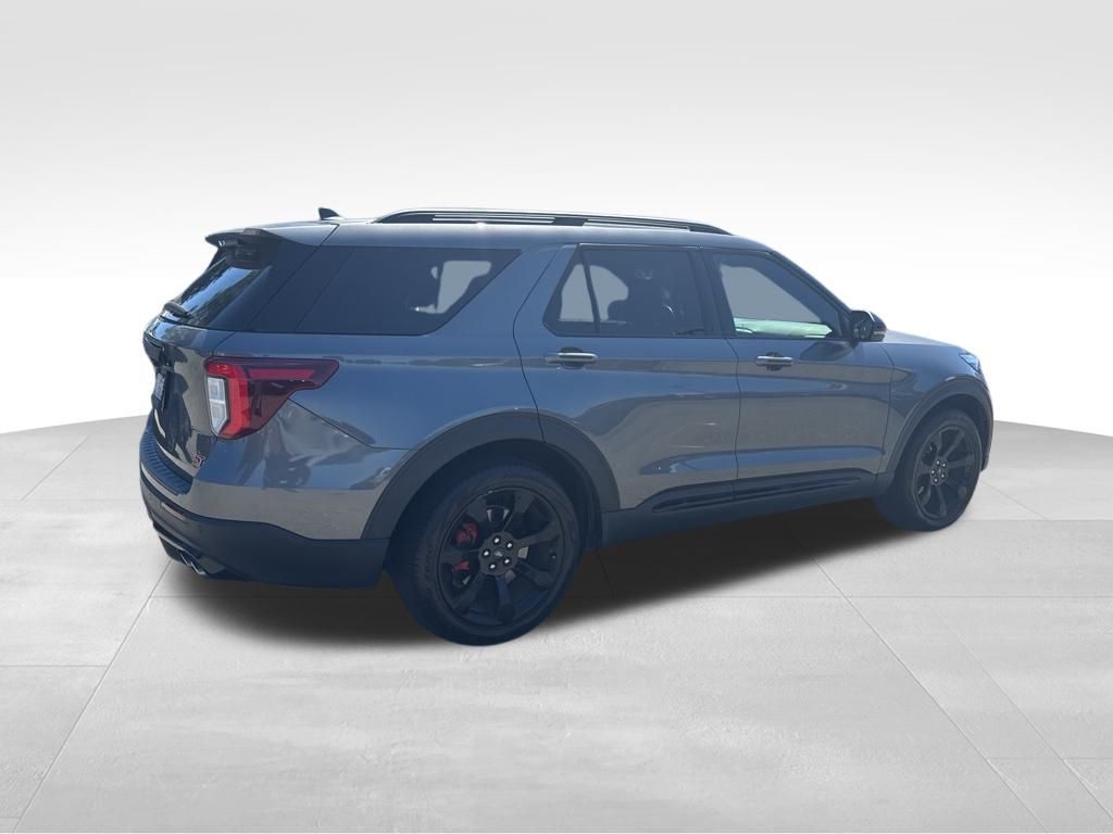 2023 Ford Explorer ST photo 3