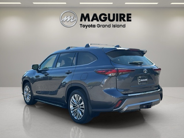 2025 Toyota Highlander Hybrid Platinum photo 18