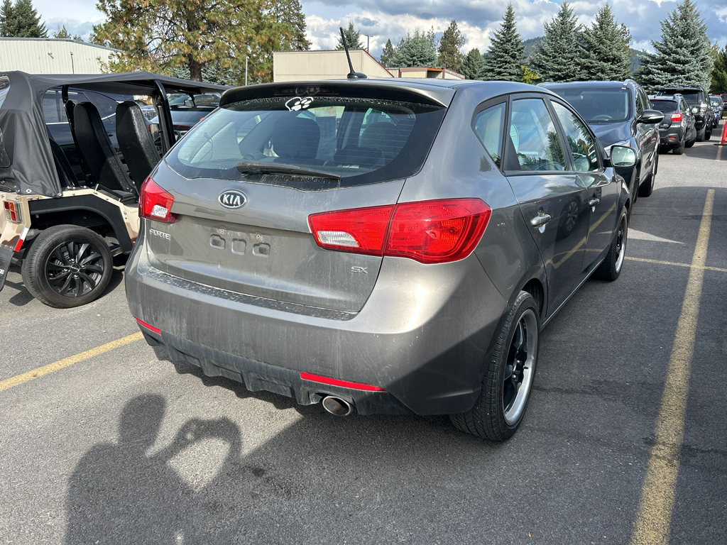 2011 Kia Forte SX photo 2