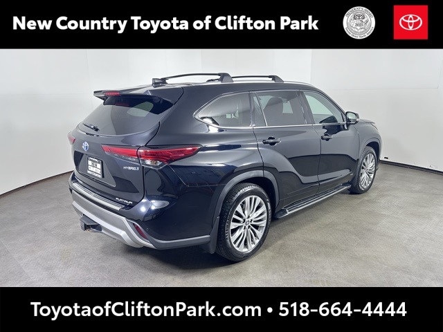 2023 Toyota Highlander Hybrid Platinum photo 3