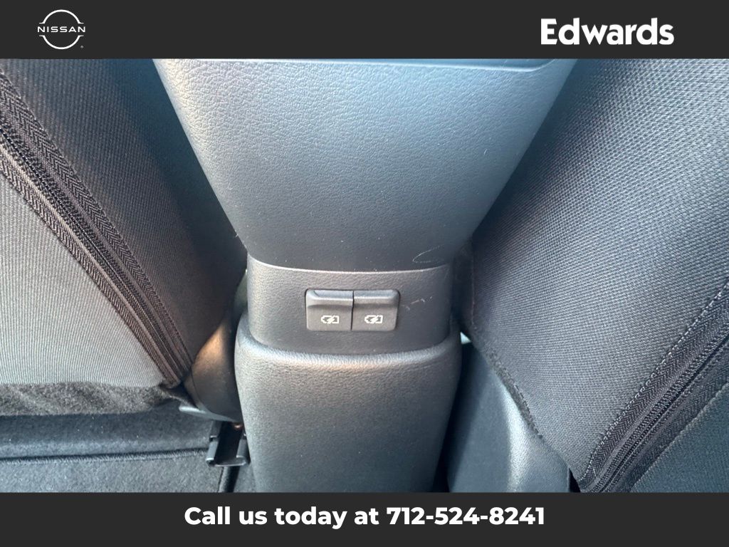 2024 Nissan Versa 1.6 S photo 7