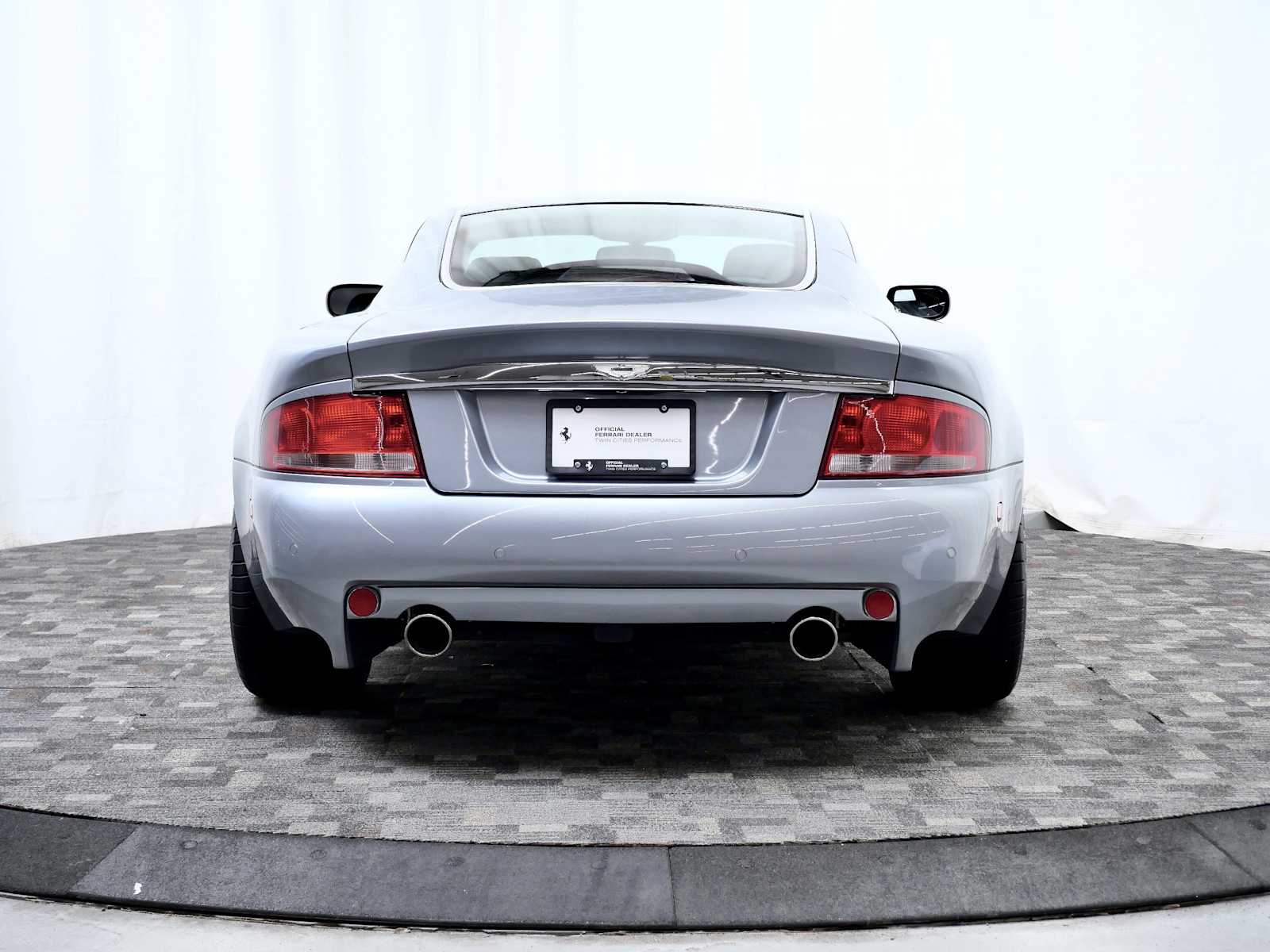2003 Aston Martin Vanquish AMV03 photo 4
