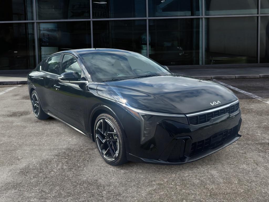 2025 Kia K4 GT-Line photo 3