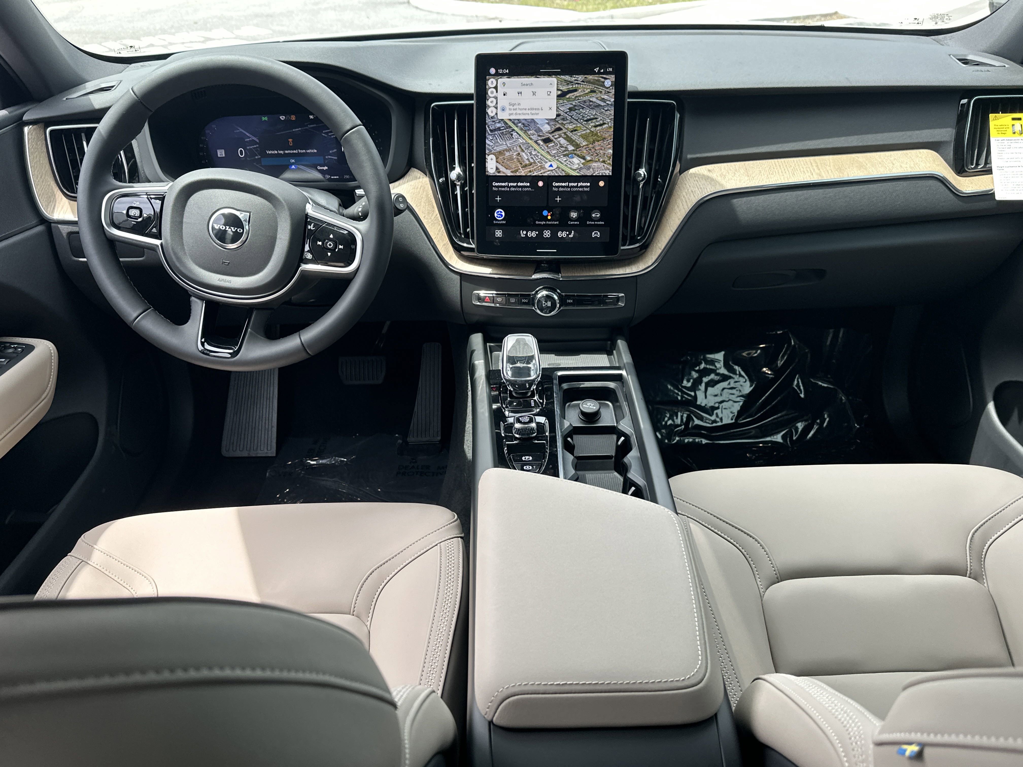 2026 Volvo XC60 B5 Core photo 12