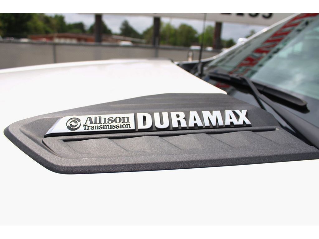 2024 Chevrolet Silverado 3500HD High Country photo 4