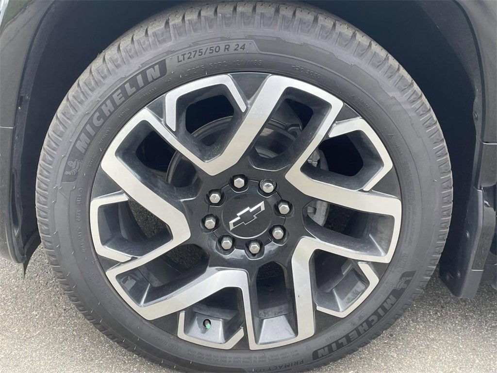 2024 Chevrolet Silverado EV RST photo 28