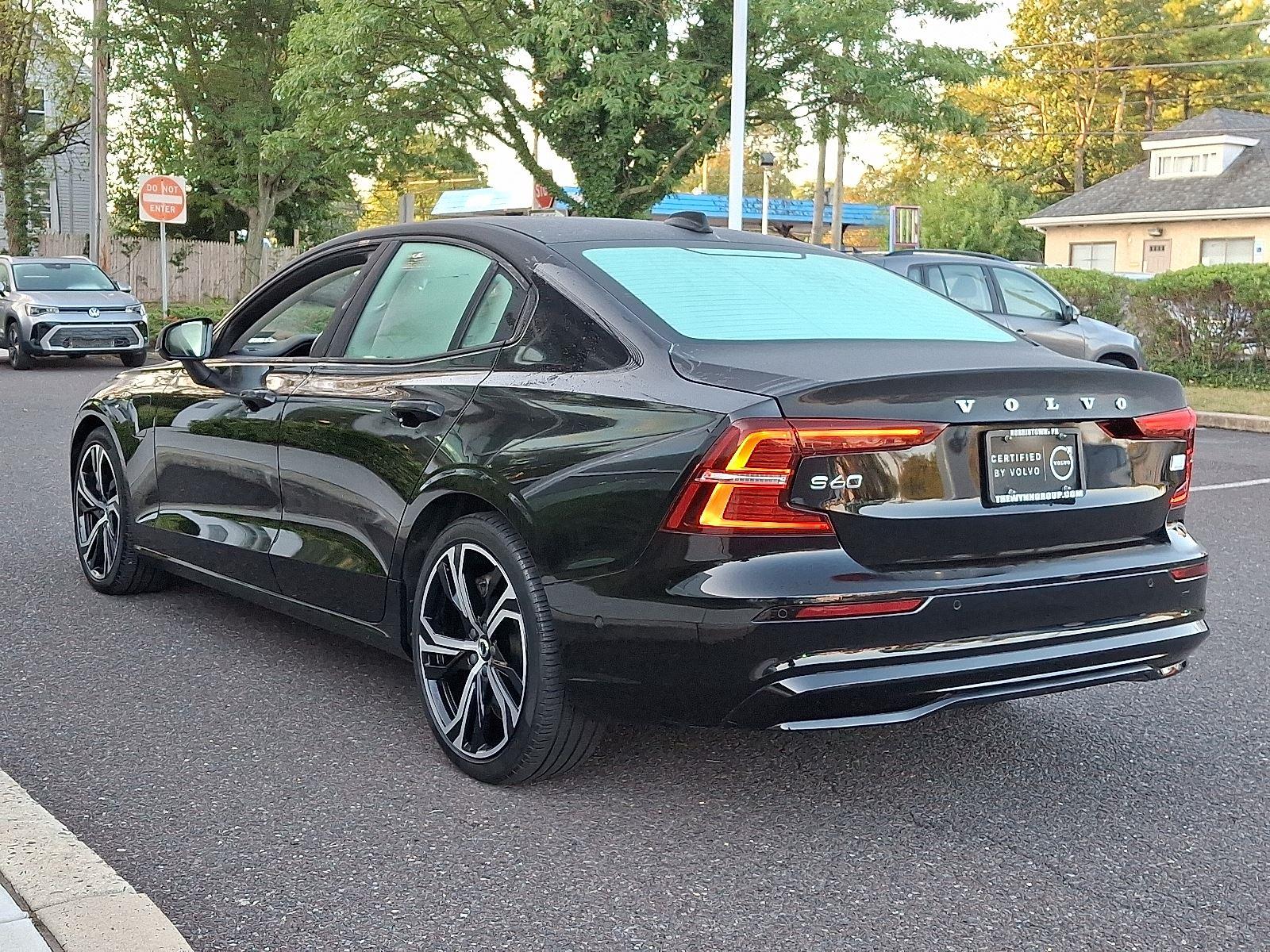 2023 Volvo S60 Recharge Plus photo 4