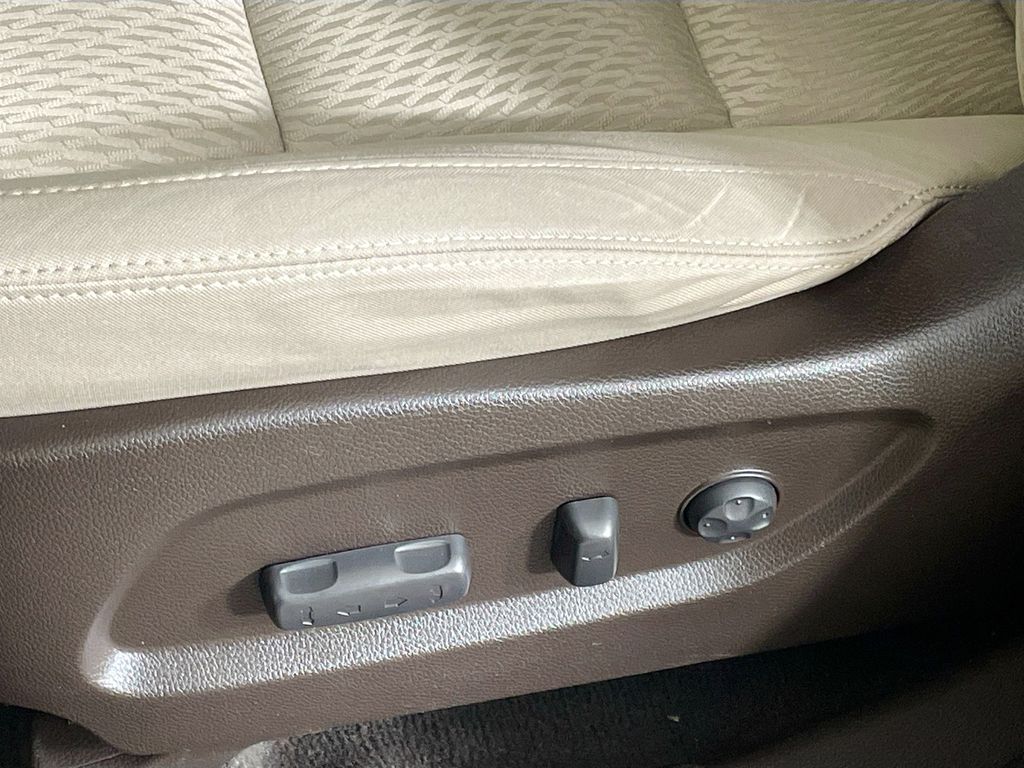2017 Hyundai Santa Fe SE photo 18