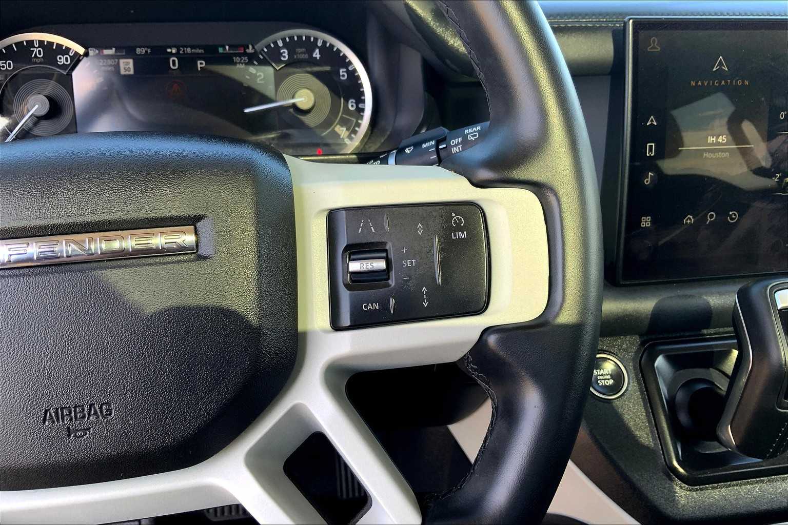 2023 Land Rover Defender SE photo 22
