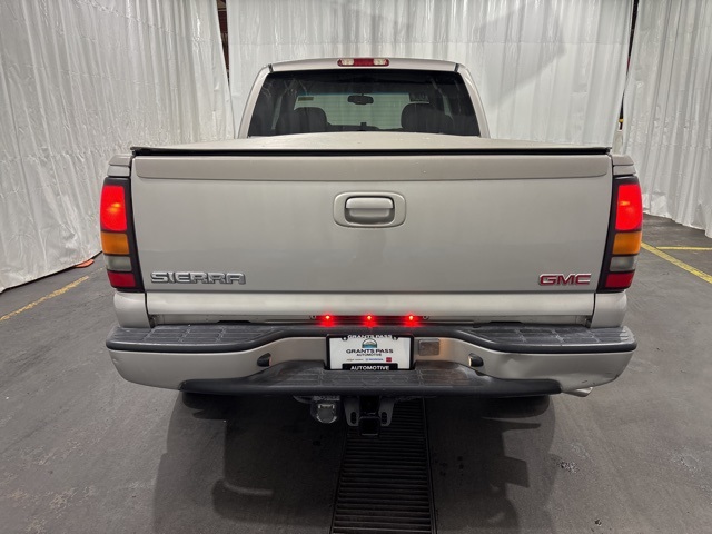 2004 Gmc Sierra 1500 Denali photo 3