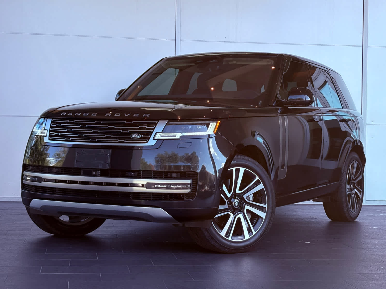 2023 Land Rover Range Rover SE's photo