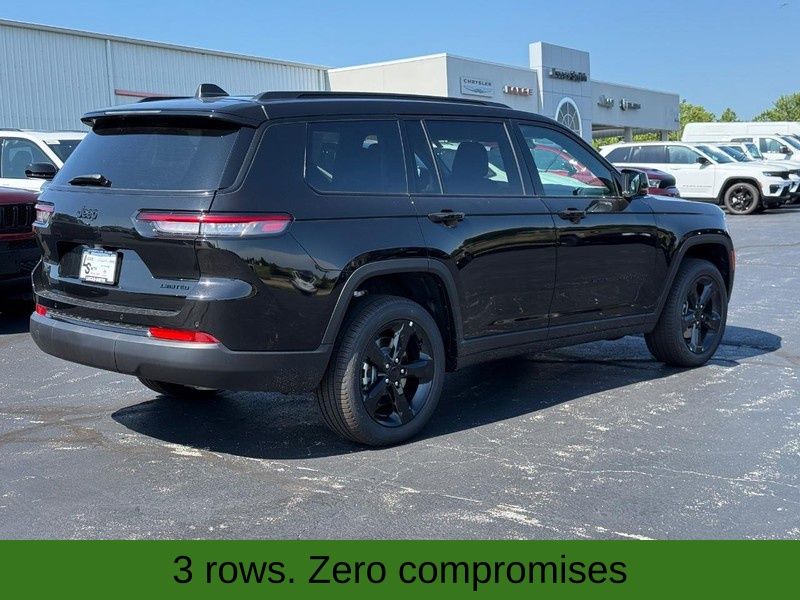 2025 Jeep Grand Cherokee Limited photo 3