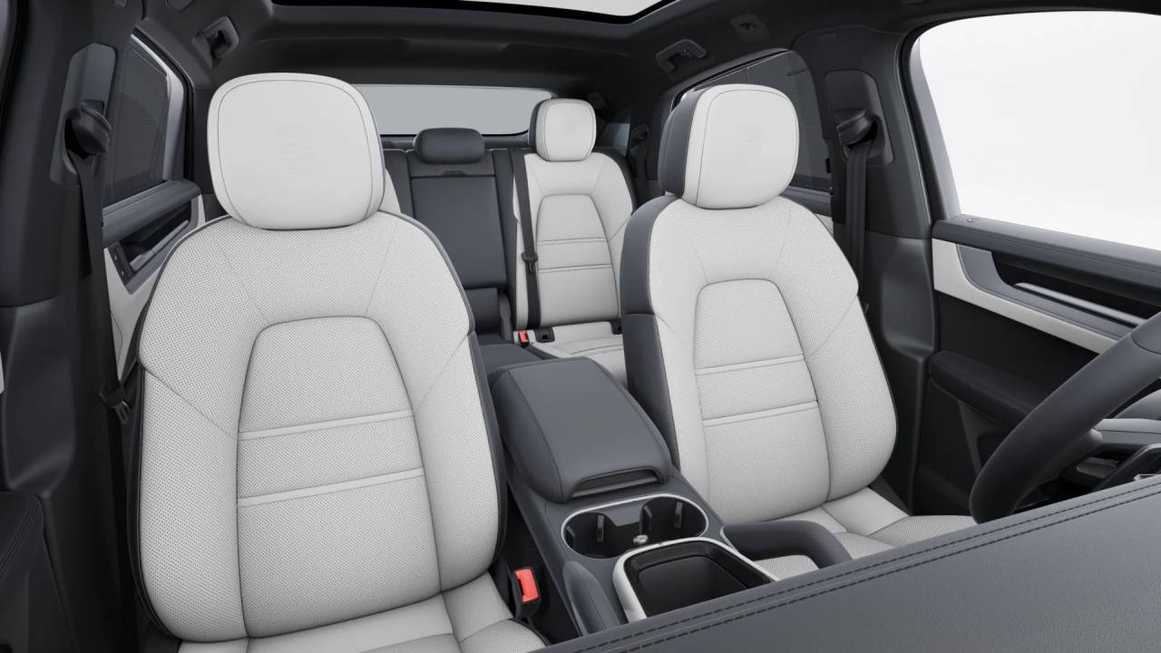 2025 Porsche Cayenne S Coupe photo 11