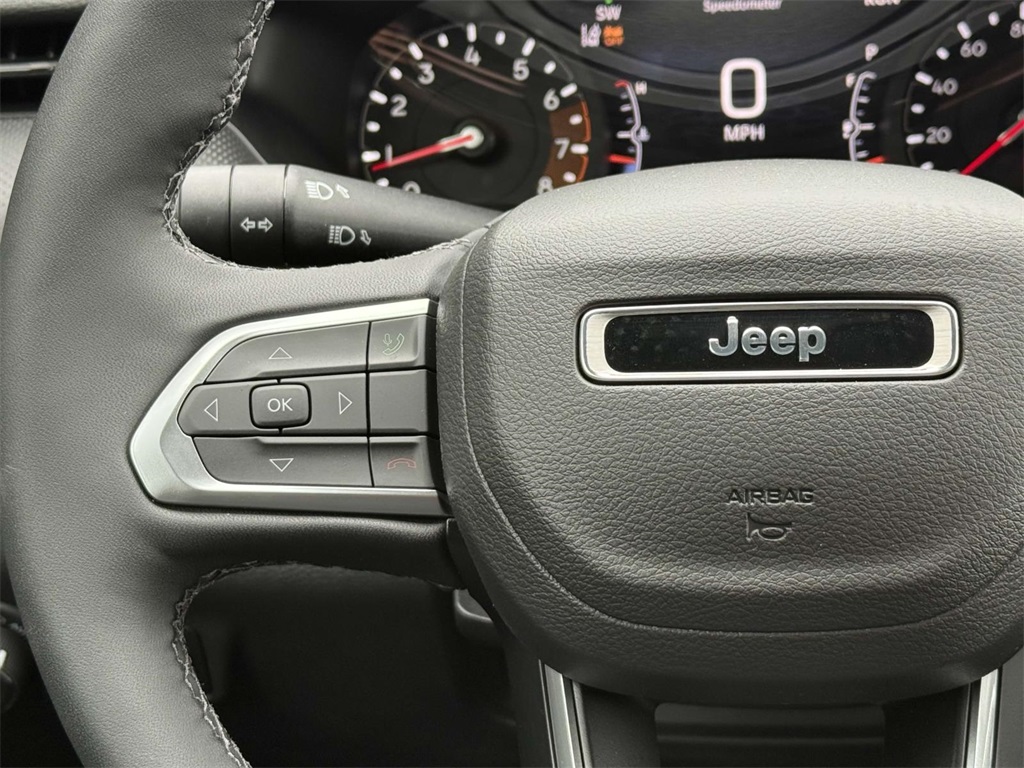 2025 Jeep Compass Latitude photo 19