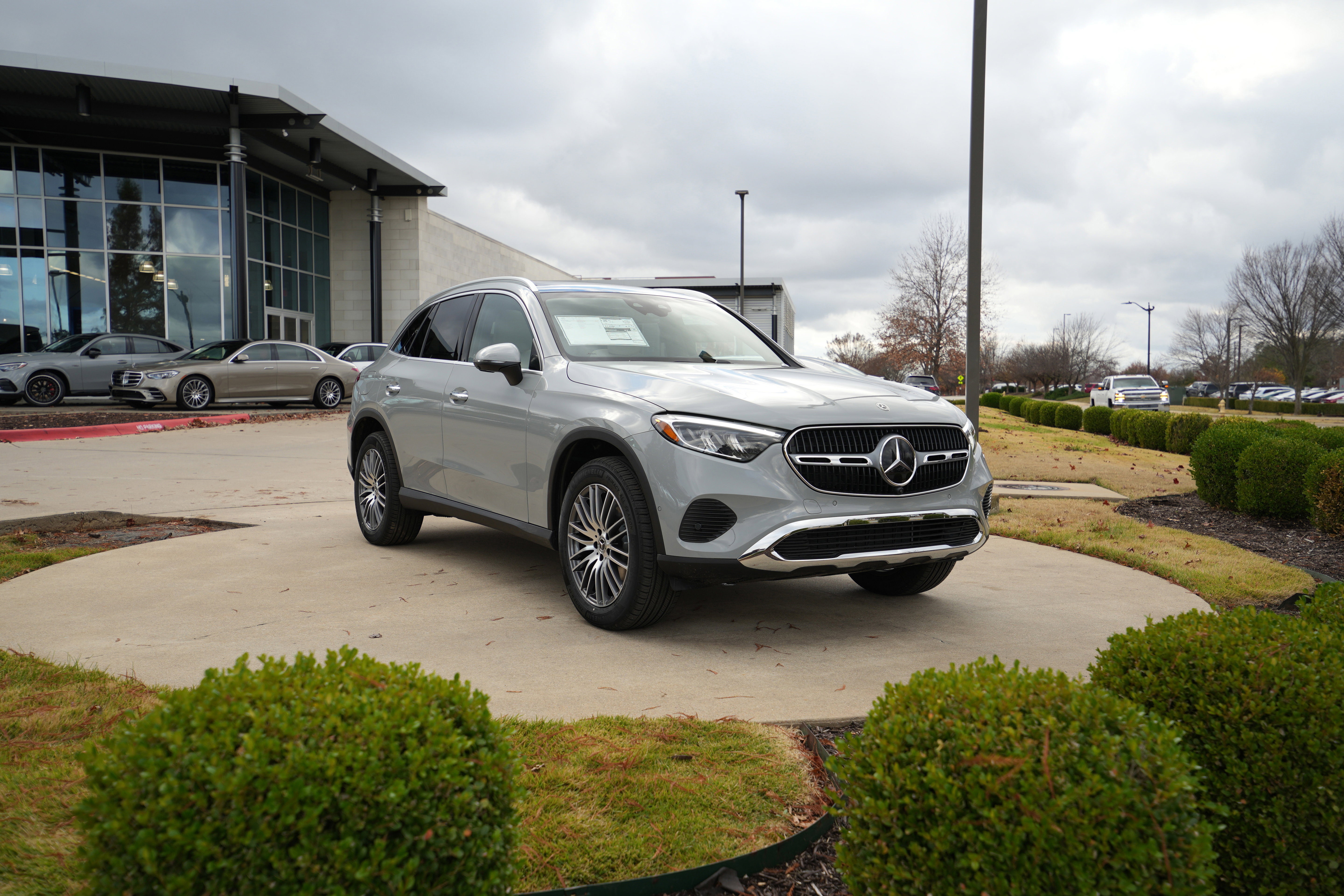 2026 Mercedes-Benz GLC Base's photo