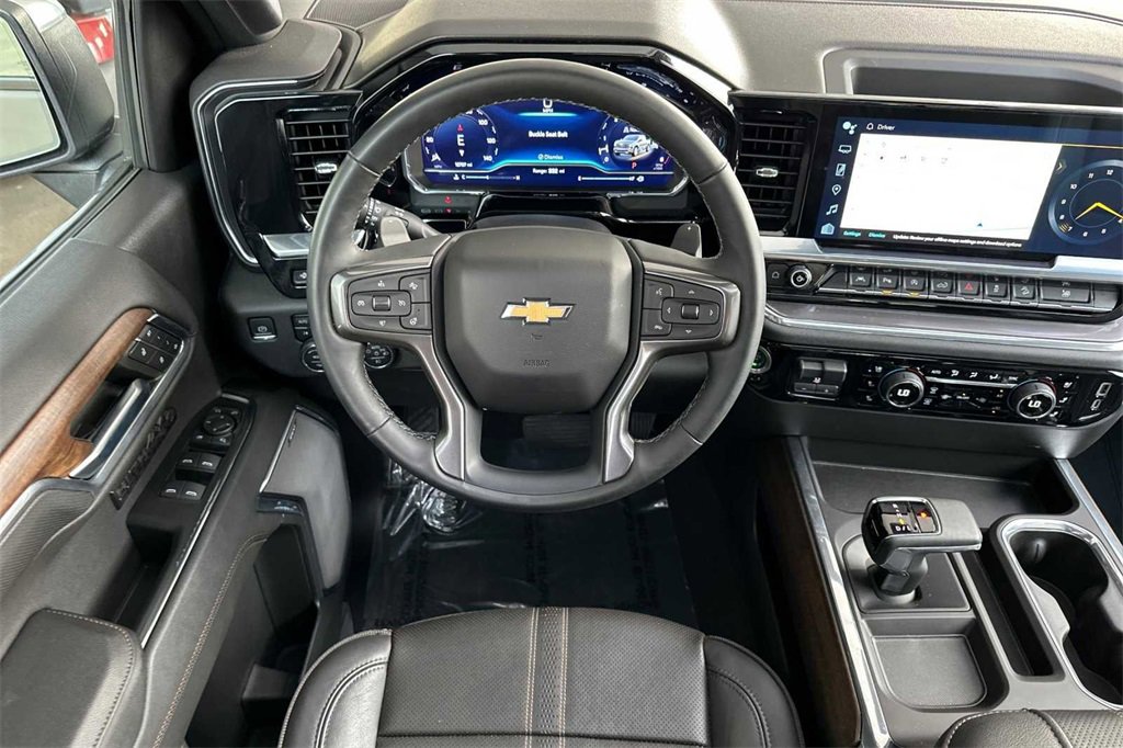 2023 Chevrolet Silverado 1500 High Country photo 16