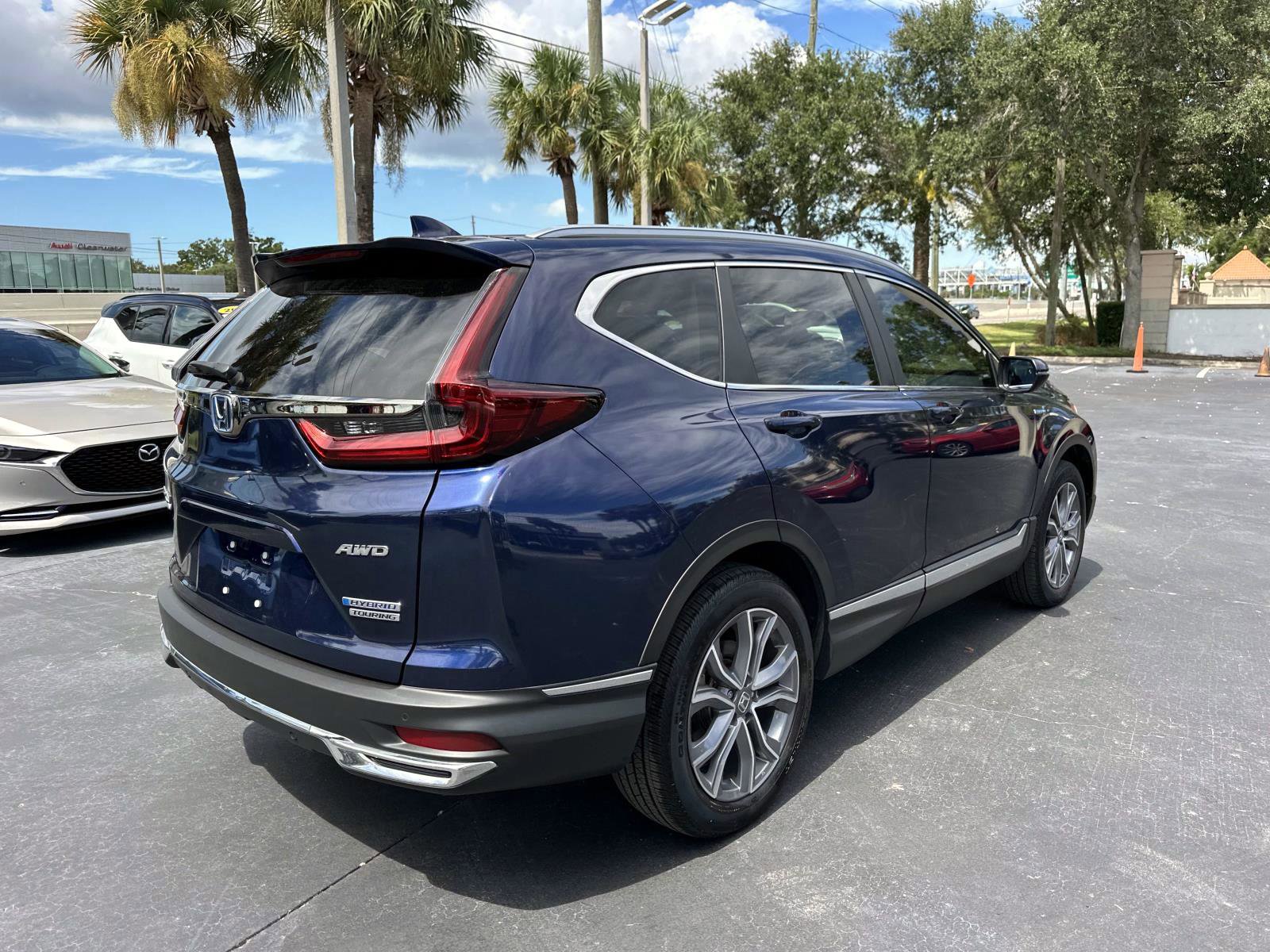 2022 Honda CR-V Hybrid Touring photo 3
