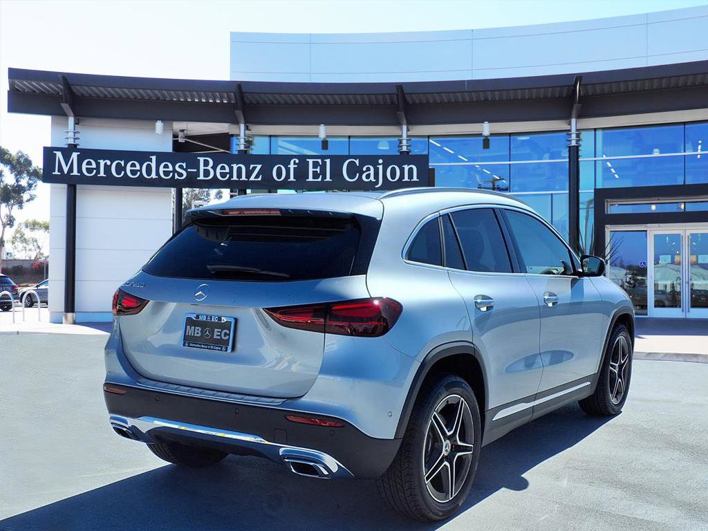 2026 Mercedes Benz GLA 250 photo 3