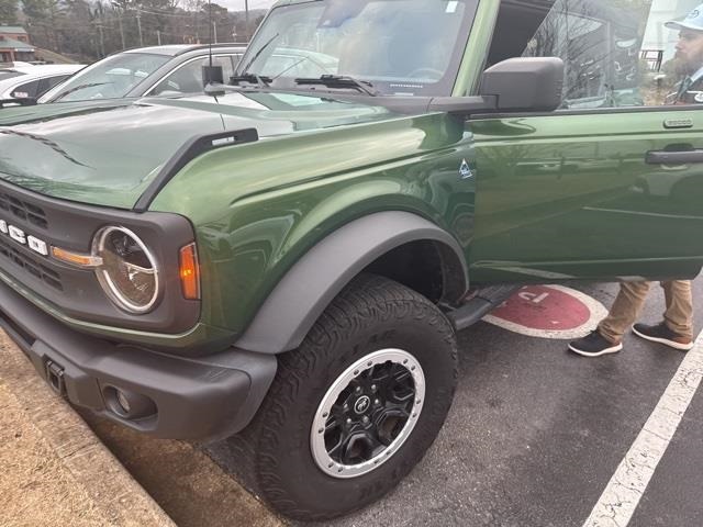2023 Ford Bronco 4-Door Black Diamond's photo