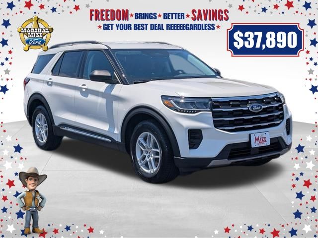 New 2025 Star White Metallic Tri-Coat Ford Active image 1